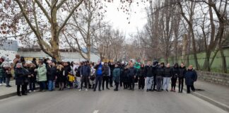 Граждани се събраха в Русе в подкрепа на тежко пострадалата при катастрофа жена