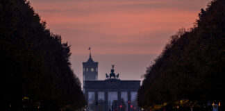 Икономическата активност на компаниите от еврозоната се завърна към растеж през януари, сочи ключово проучване