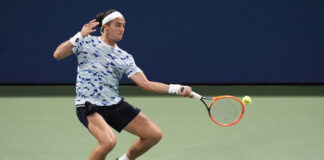 Италианецът Матиа Белучи отстрани руснака Даниил Медведев от турнира от сериите АТП 500 в Ротердам