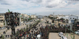 Коли на Червения кръст пристигнаха, за да отведат новата група израелски заложници