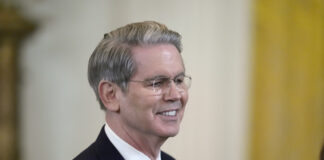 Министърът на финансите на САЩ Скот Бесънт ще посети Украйна за разговори за редкоземните минерали, пише Ройтерс