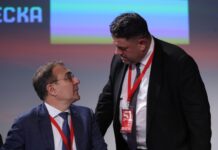 Изпълнителното бюро на БСП хвърли оставка, Зафиров обаче запазва поста си ОБНОВЕНА Атанас Зафиров и Борислав Гуцанов отиват на балотаж за председател на БСП