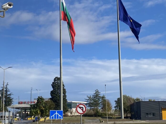 Официално започва работата на съвместния контингент между България, Австрия, Румъния Официално започва работата на съвместния контингент между България, Австрия, Румъния и Унгария за охрана на българо-турската граница