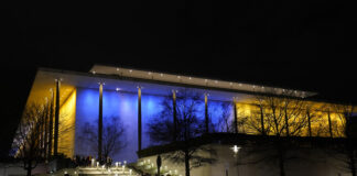 Петиция в САЩ против превземането на Центъра „Кенеди“ от Тръмп събра над 4000 подписа