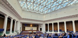 Поне 33% от директорските позиции в публичните дружества да са заети от по-слабо представения пол, предвиждат законови промени