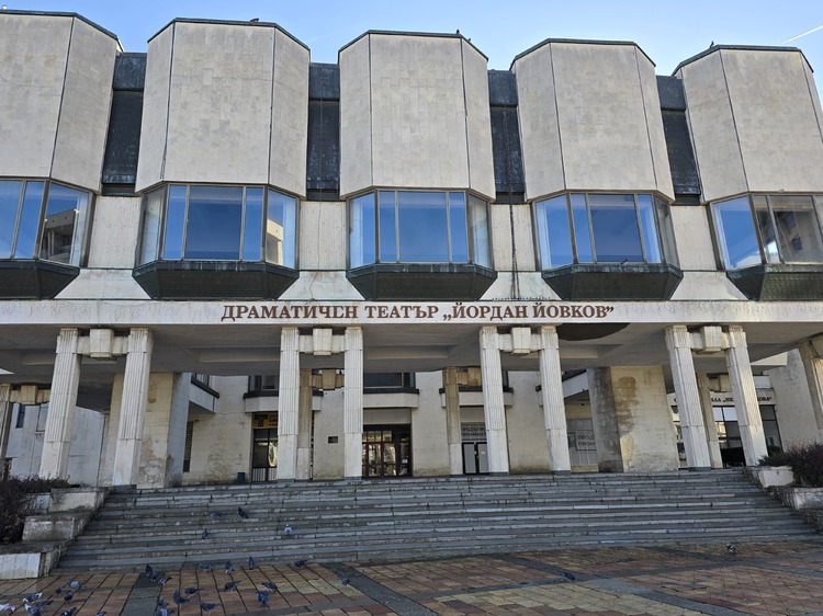 СподелиПавилионът Балконът ще бъде представен на 19 март в Камерната