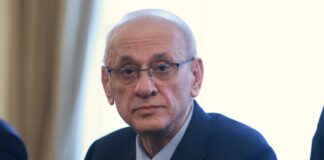 Предвижда се от април лекарите от ТЕЛК да имат достъп до електронните пациентски досиета, каза здравният министър