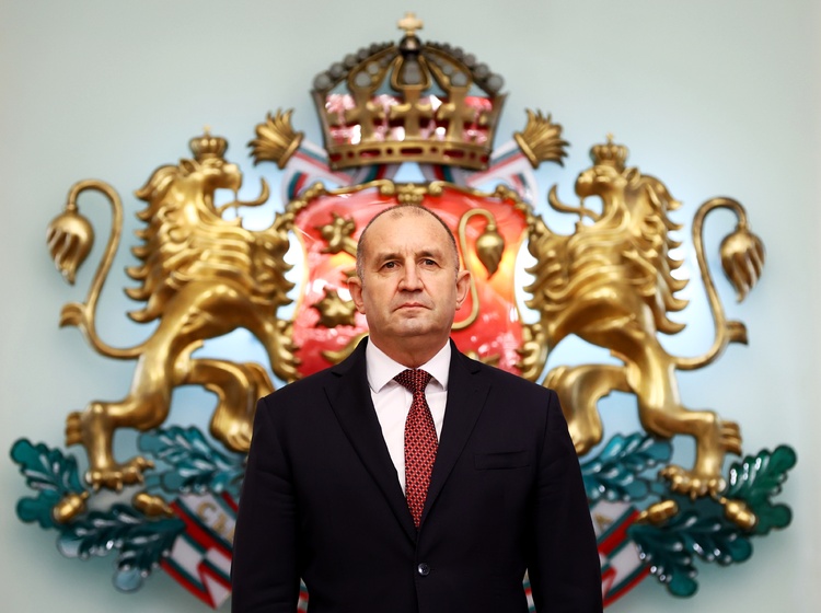 СподелиНа 14 и 15 февруари президентът Румен Радев ще вземе