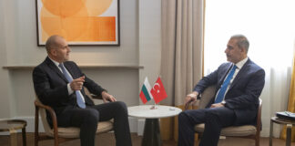 Разширяването на свързаността между България и Турция е инвестиция в развитието на региона, заяви президентът пред турския външен министър