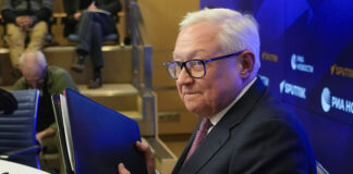 Русия казва, че прекратяването на бойните действия без дългосрочно мирно уреждане в Украйна е неприемливо