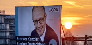 Социологическо проучване за изборите в Германия сочи към нова сложна трипартийна коалиция