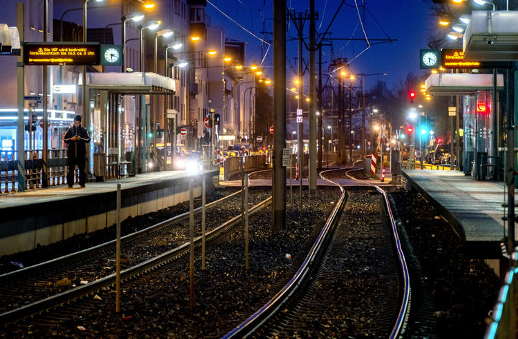 СподелиДнес в Германия беше обявена стачка на работещите в обществен