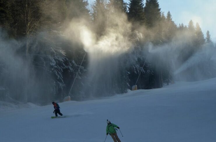 Времето в планините е ясно, но ветровито, температурите са много ниски, съобщиха от Планинската спасителна служба на БЧК
