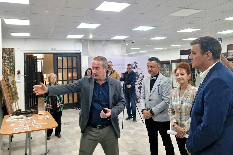 СподелиАгенция Митници предаде на Регионалния исторически музей РИМ в Хасково