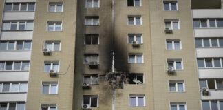 АКТУАЛИЗИРАНА
                                                                                                Най-малко седем души са загинали при руската масова атака с дронове срещу Украйна тази нощ, заявиха украинските власти