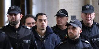 Четирима от задържаните за хулиганство пред Дома на Европа в София остават в ареста