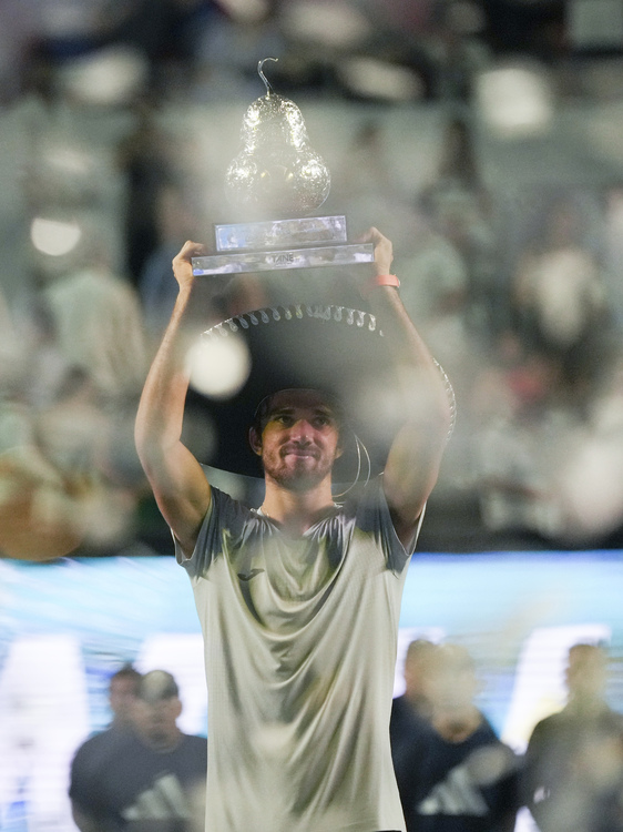 СподелиЧехът Томаш Махач успя да завоюва своята първа титла в