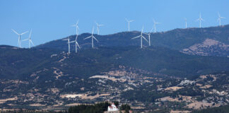 Делът на електроенергията от вятърни централи в Европа за последните 24 часа достига 9,6 процента