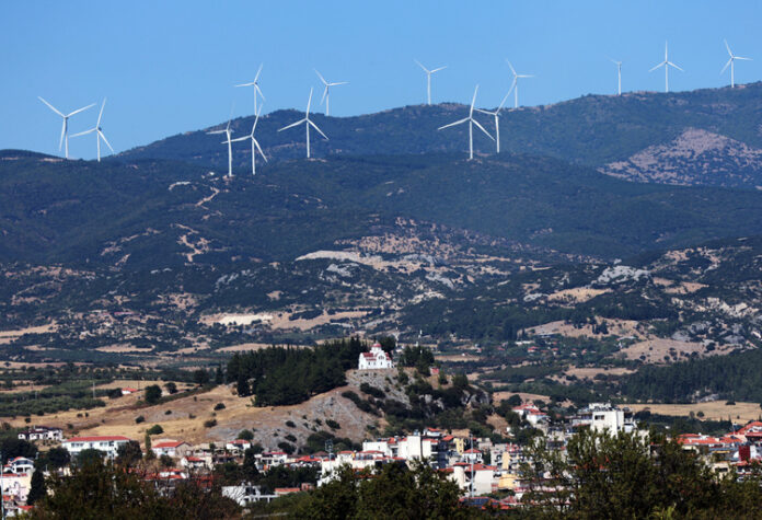 Делът на електроенергията от вятърни централи в Европа за последните 24 часа достига 9,6 процента