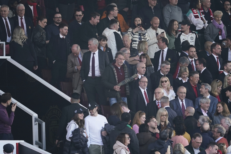 СподелиСпоред Джим Ратклиф който е съсобственик на Манчестър Юнайтед множество