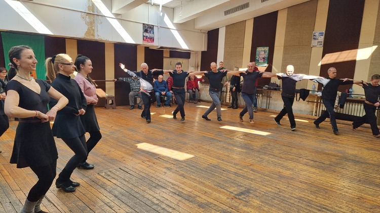 СподелиФолклорният ансамбъл Родопа стартира репетициите за своя мегаспектакъл Величествената Родопа