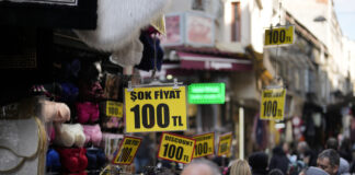 Инфлацията в Турция се забавя до 39,05 на сто през февруари, най-ниското ниво от юни 2023 година