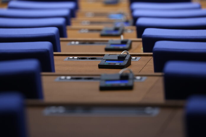 Изслушвания на министри и парламентарен контрол предвижда програмата на парламента