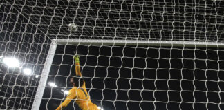 Ливърпул трябва да играе далеч по-добре в реванша с Пари Сен Жермен, категоричен е вратарят Алисон Бекер