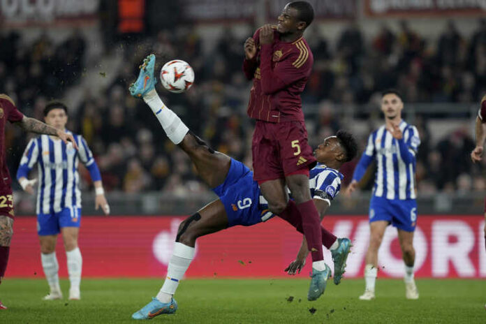 Манчестър Юнайтед иска да привлече испански нападател на Порто