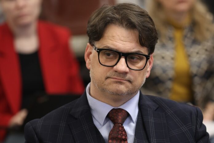 Нашите партньори в Париж не са ни сърдити, напротив, очакват ни, каза министърът на културата Мариан Бачев пред БНТ