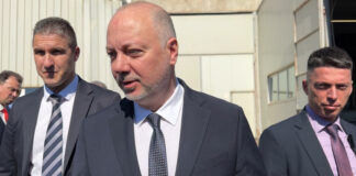 ОБНОВЕНА Засилването на капацитета на военната индустрия е изключително важно, каза Росен Желязков при посещението си в завод „Арсенал“