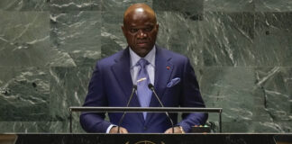 ОБЗОР
                                                                                                Лидерът на хунтата в Габон официално се кандидатира за президент за изборите на 12 април