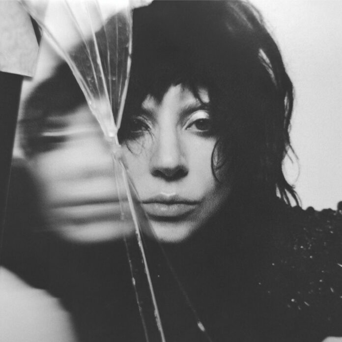 Очакванията, хаосът, любовта - новият албум Mayhem на Лейди Гага през собствения й поглед