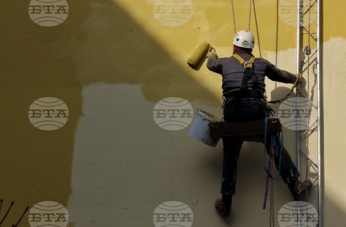 Предстои да започнат дейности за енергийна реконструкция на 18 многофамилни Предстои да започнат дейности за енергийна реконструкция на 18 многофамилни жилищни сгради в Казанлък