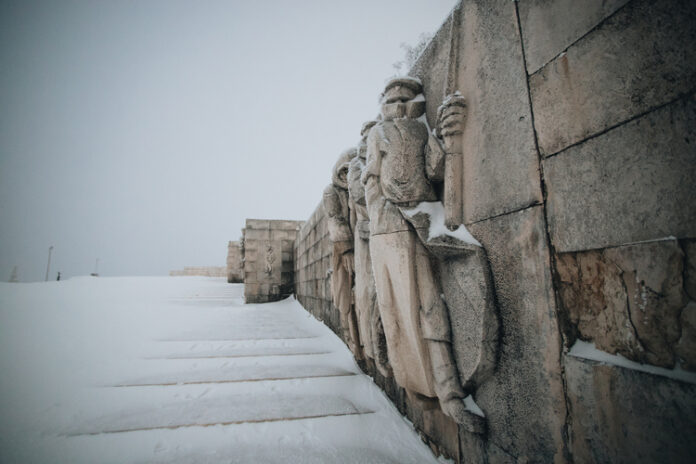 При създаването си пространството, където се провеждат националните чествания на връх Шипка, е било наречено "Алея на героите"