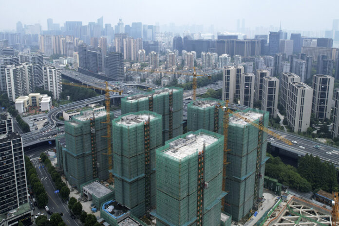 Продажбите на недвижими имоти в Китай през февруари са нараснали, сочи проучване