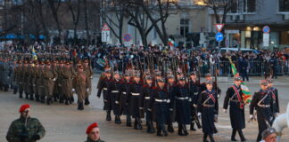 С тържествена заря-проверка в София се отбелязват 147 години от Освобождението