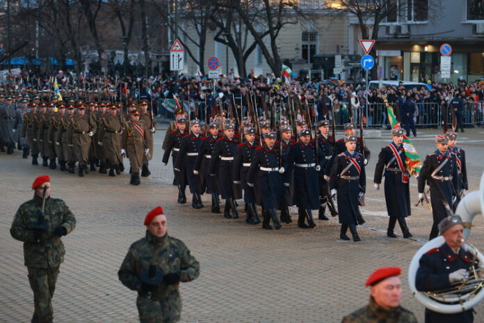 С тържествена заря-проверка в София се отбелязват 147 години от Освобождението