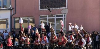 С тежки хлопки и ритуални танци кукери прогониха злото от Николаево