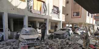 Семейство от шестима души и говорител на "Хамас" бяха убити при израелски удари срещу ивицата Газа