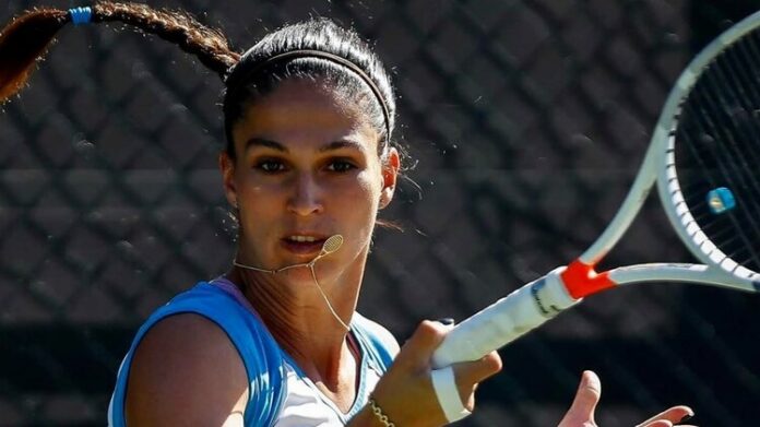 Шиникова отрази мачбол и се класира за четвъртфиналите на турнир по тенис в Египет с 12-ата си поредна победа