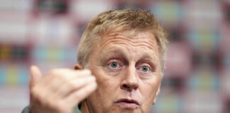 След мача Република Ирландия - България в Лигата на нациите
                                                                                                "Българите ни вкараха точно когато имахме контрол, голът беше малък шамар за нас", съжалява Хеймир Халгримсон