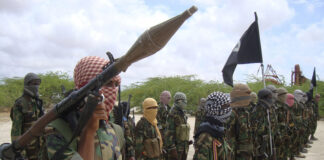 Сомалийски бойци извършиха бомбено нападение срещу автоколона, в която е бил президентът, той е в безопасност