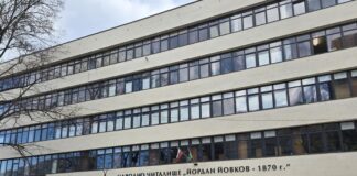 Театрална студия „Зорница“ ще представи поетичния си спектакъл “Планета любов” в Добрич