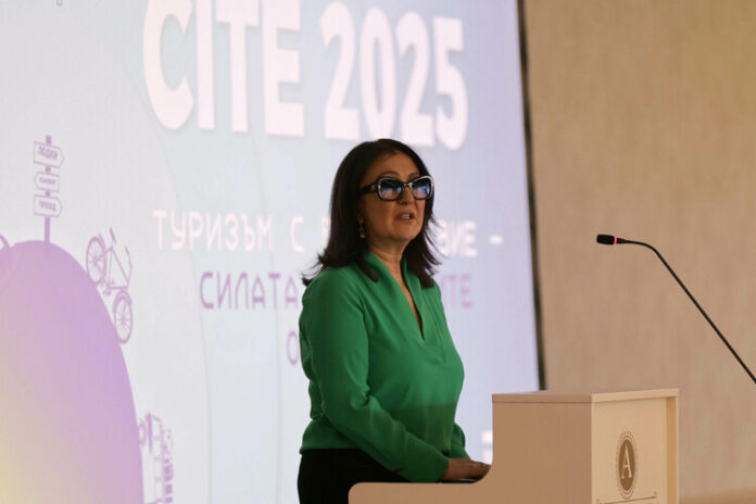 Туризмът има три важни елемента - емоциолен, икономически и общностен, каза програмен директор във Фондация "Aмерика за България"