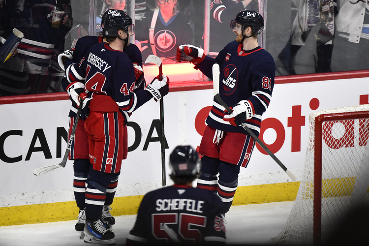 СподелиМачове от редовния сезон на Националната хокейна лига НХЛ в