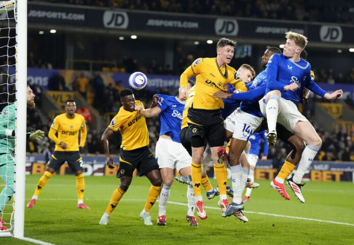 Уулвърхямптън и Евертън завършиха наравно