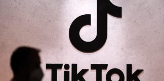 Вашингтон преговаря с четирима потенциални купувачи за продажбата на "ТикТок" в САЩ