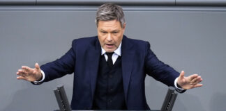 Вицеканцлерът на Германия Хабек призова за бързо отпускане на военна помощ от 3 милиарда евро на Украйна