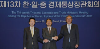 Южна Корея, Китай и Япония се съгласиха да насърчават регионалната търговия на фона на заплахата от американските мита